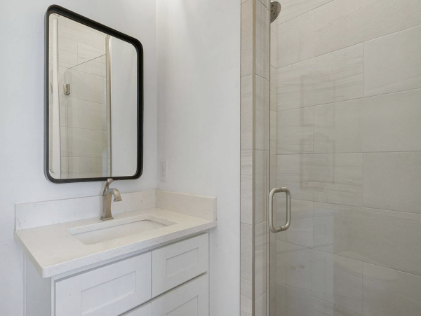 Beachfront Luxury Six Bedroom Vacation Rental in Destin with Rooftop Pool